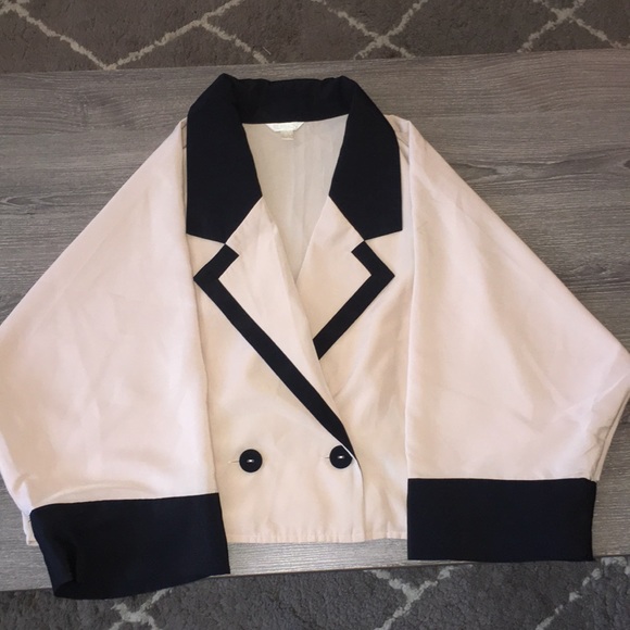 Kimono Inspired Crop Blazer - Picture 5 of 7